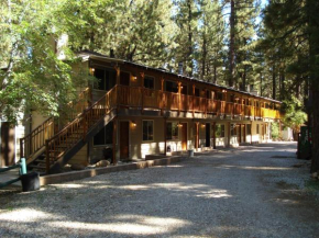 Гостиница Goldmine Lodge & Black Bear Cottages, Биг Бир Лейк